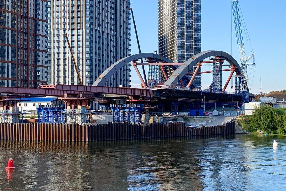    С 2011 года в столице были построены 24 путепровода через ж/д пути. Мобильный репорт. / Агентство "Москва"