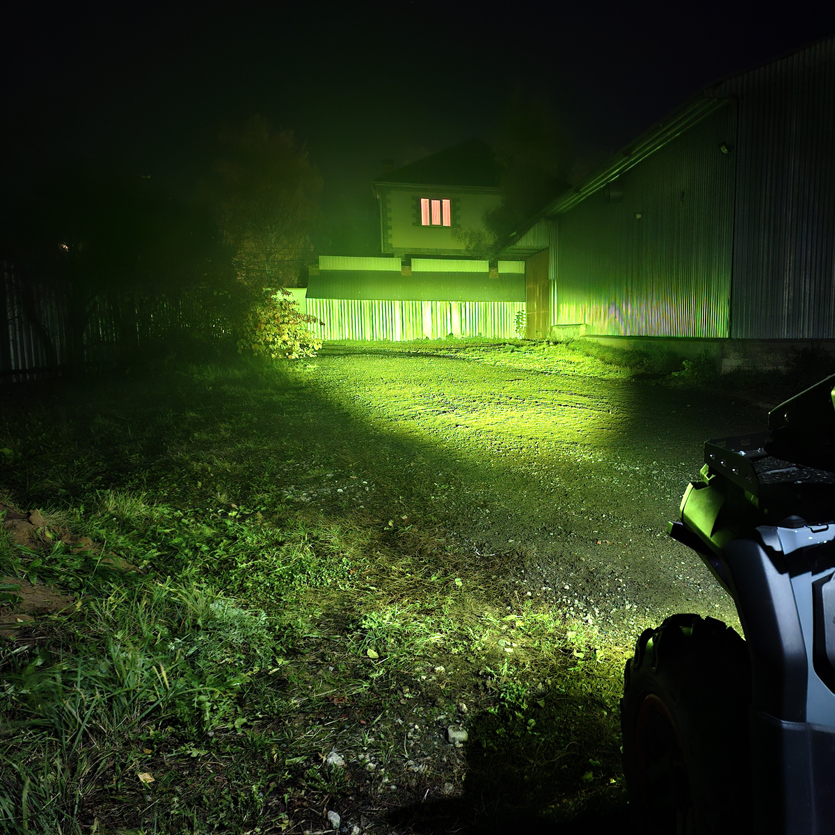 Зеленые фары Термит на квадроцикле