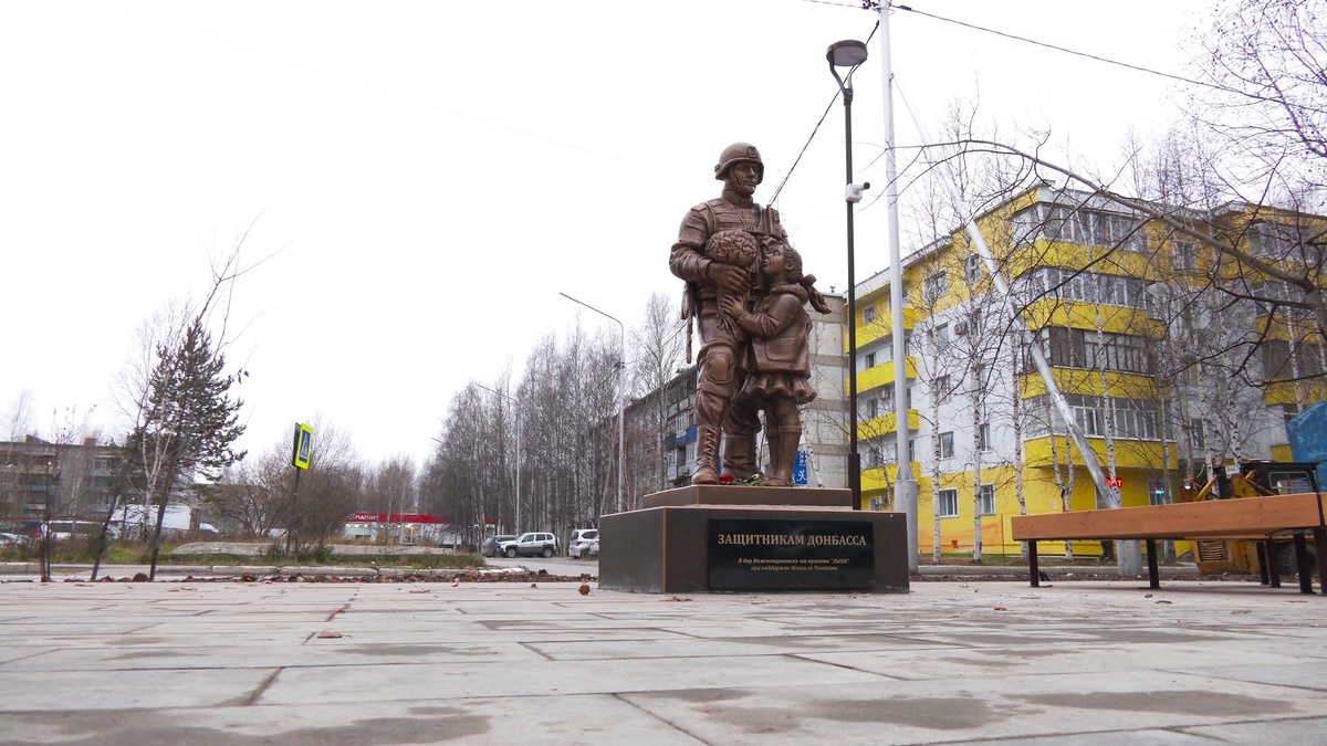    В Нижневартовске вандалы повредили новый памятник «Защитникам Донбасса»