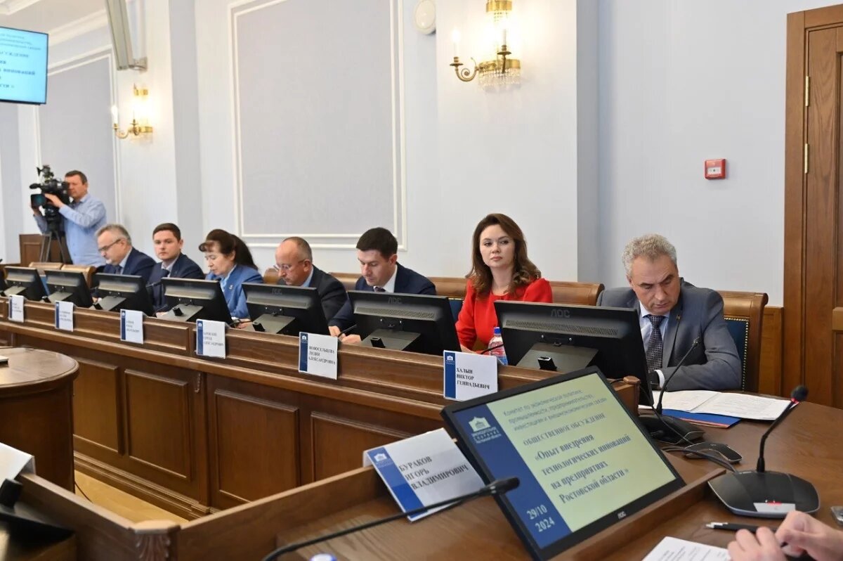    Новый формат подготовки производственных кадров обсудили в парламенте Дона