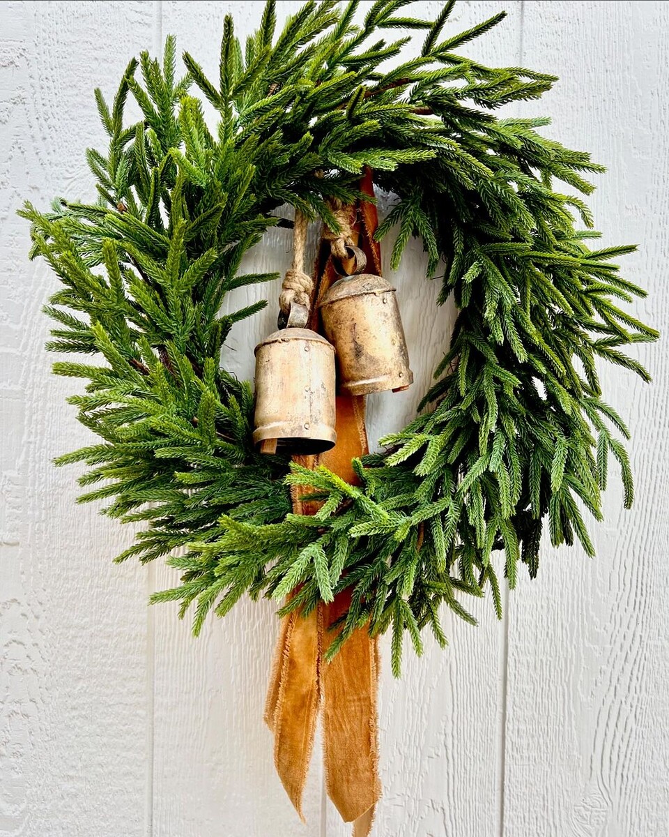    Простой новогодний венок из лапникаСоцсети mercantileatmulberry
