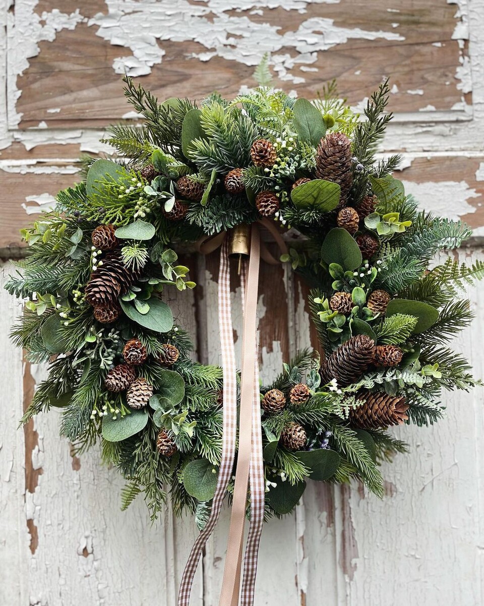   Рождественский  венок из лапника и шишек Соцсети wjanek_sezonowy
