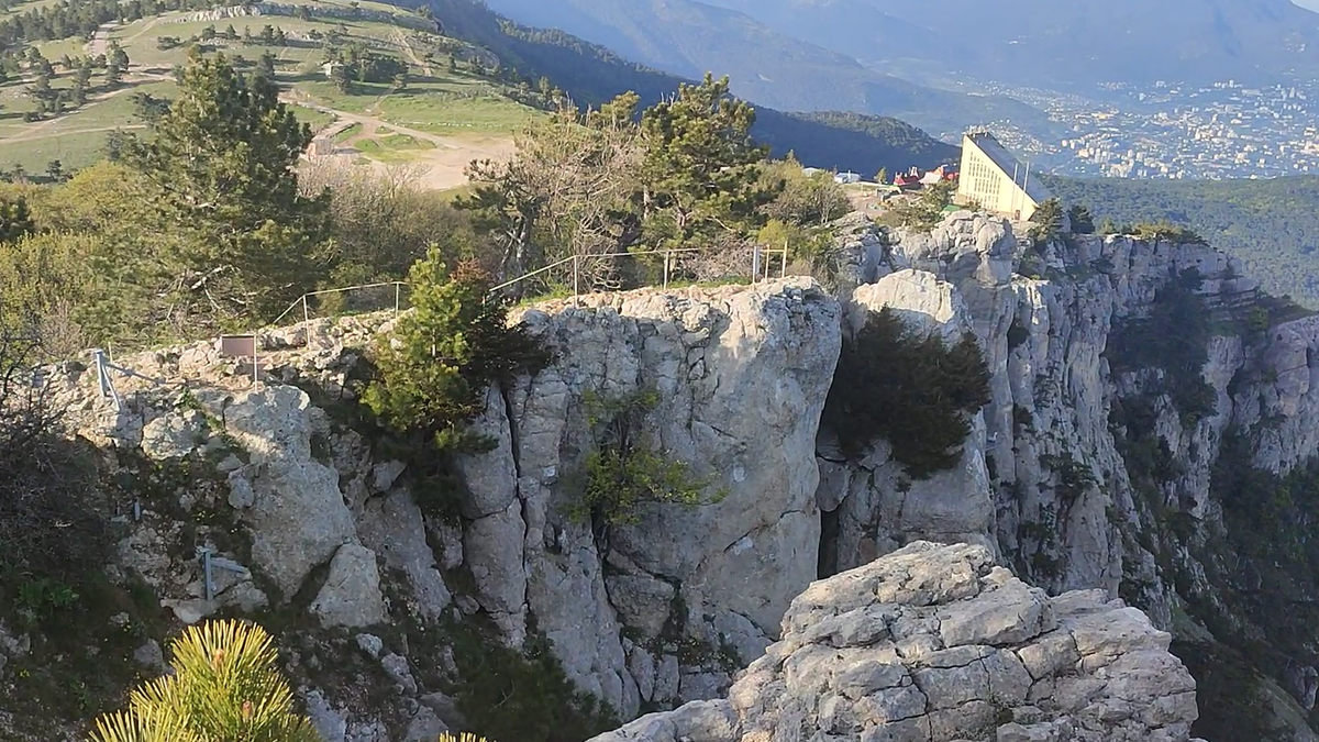 Почти на вершине Ай-Петри. Фото: Книга Приключений