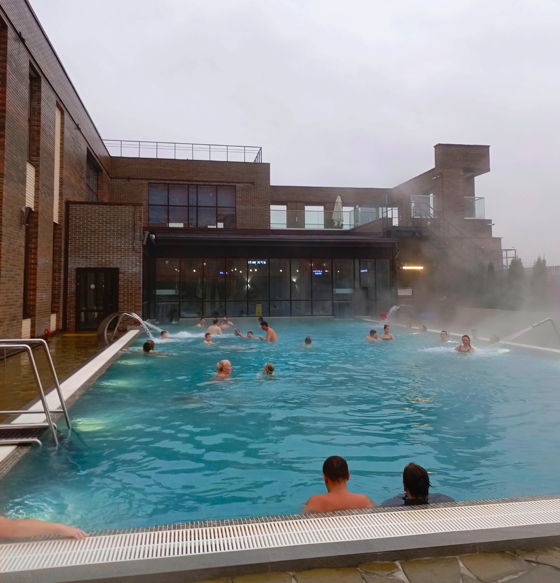 Тёплый бассейн