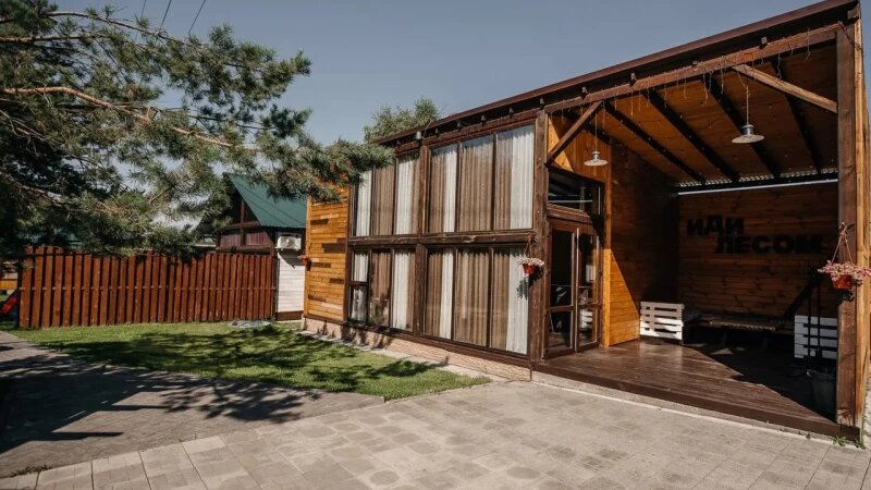     В Барнауле сдают в аренду теплую беседку почти в лесу «Авито»