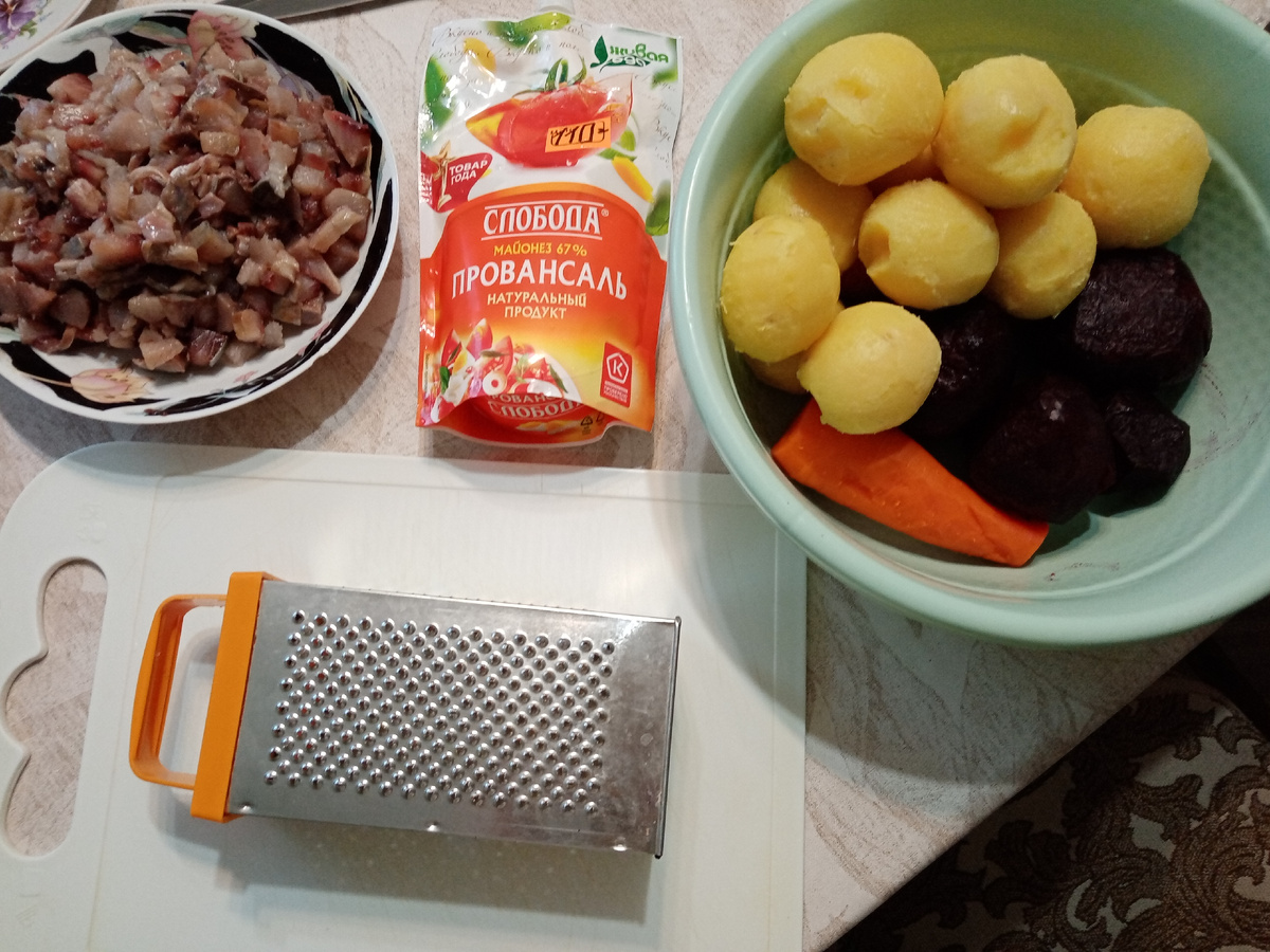 Всё на терочке, беззубых много.)