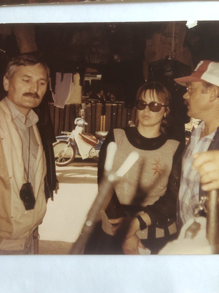  Гуляем с боцманом по торговой улице.