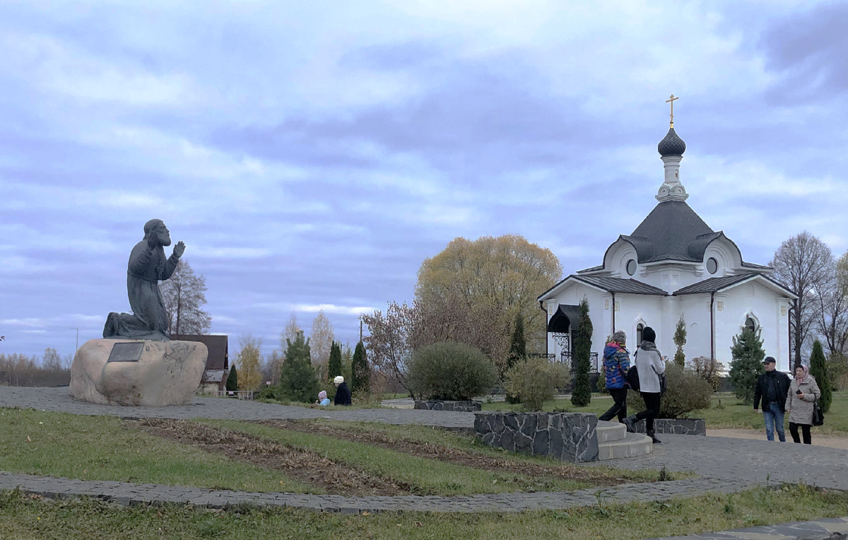 Преподобный Серафим Саровский (автор С. Ю. Бычков). Крестильный храм Богоявления Господня в Годеново