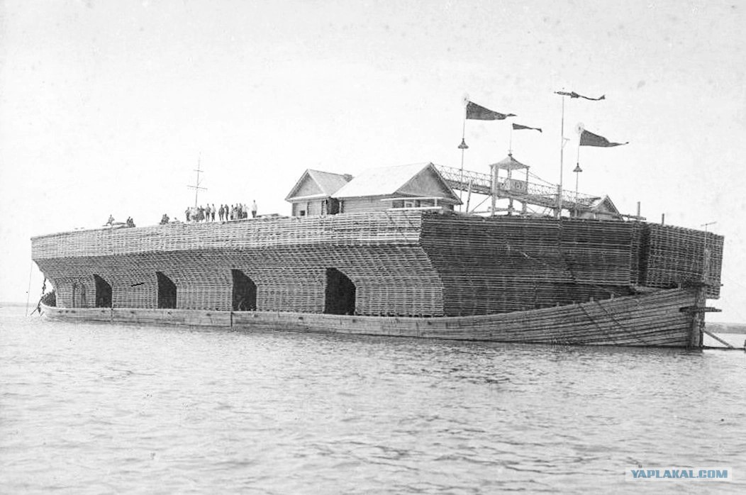 Сохранилось много фото барж - "белян". 