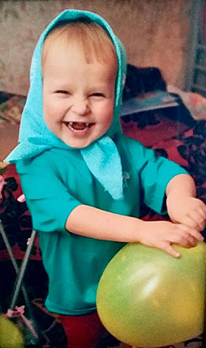 Уже мамина дочка.