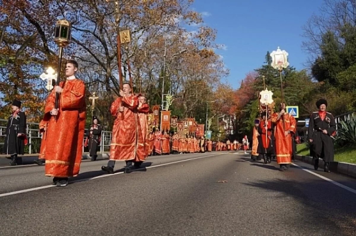    В Сочи 17 ноября из-за крестного хода будет ограничено движение транспорта