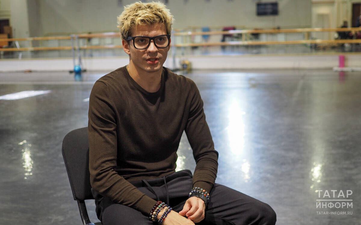 Олег Ивенко уверен, что новая постановка не оставит зрителей равнодушными, потому что акцент будет не на гениальности Теслы, а на его человеческих переживаниях. Фото: © Рамиль Гали / «Татар-информ»