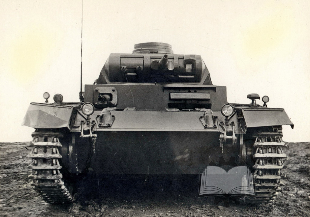 Pz.Kpfw.III Ausf.G на НИБТ Полигоне, лето 1940 года.