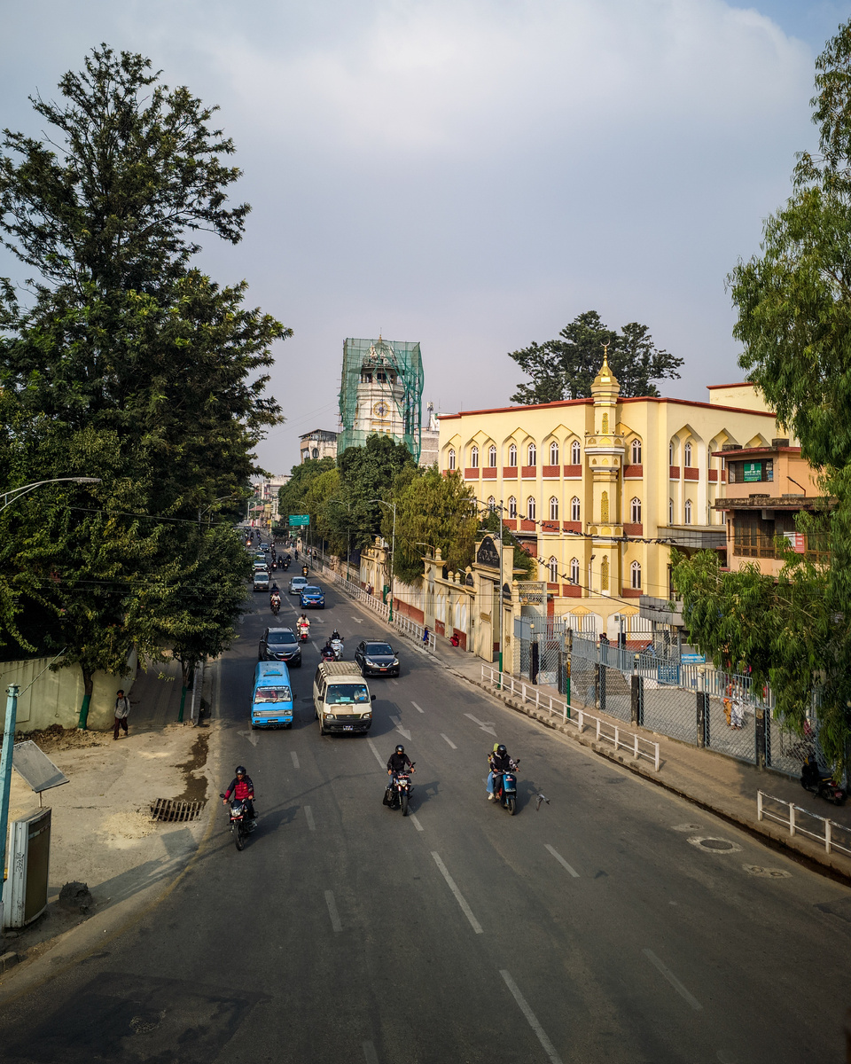 Необычайно пустнынный Катманду