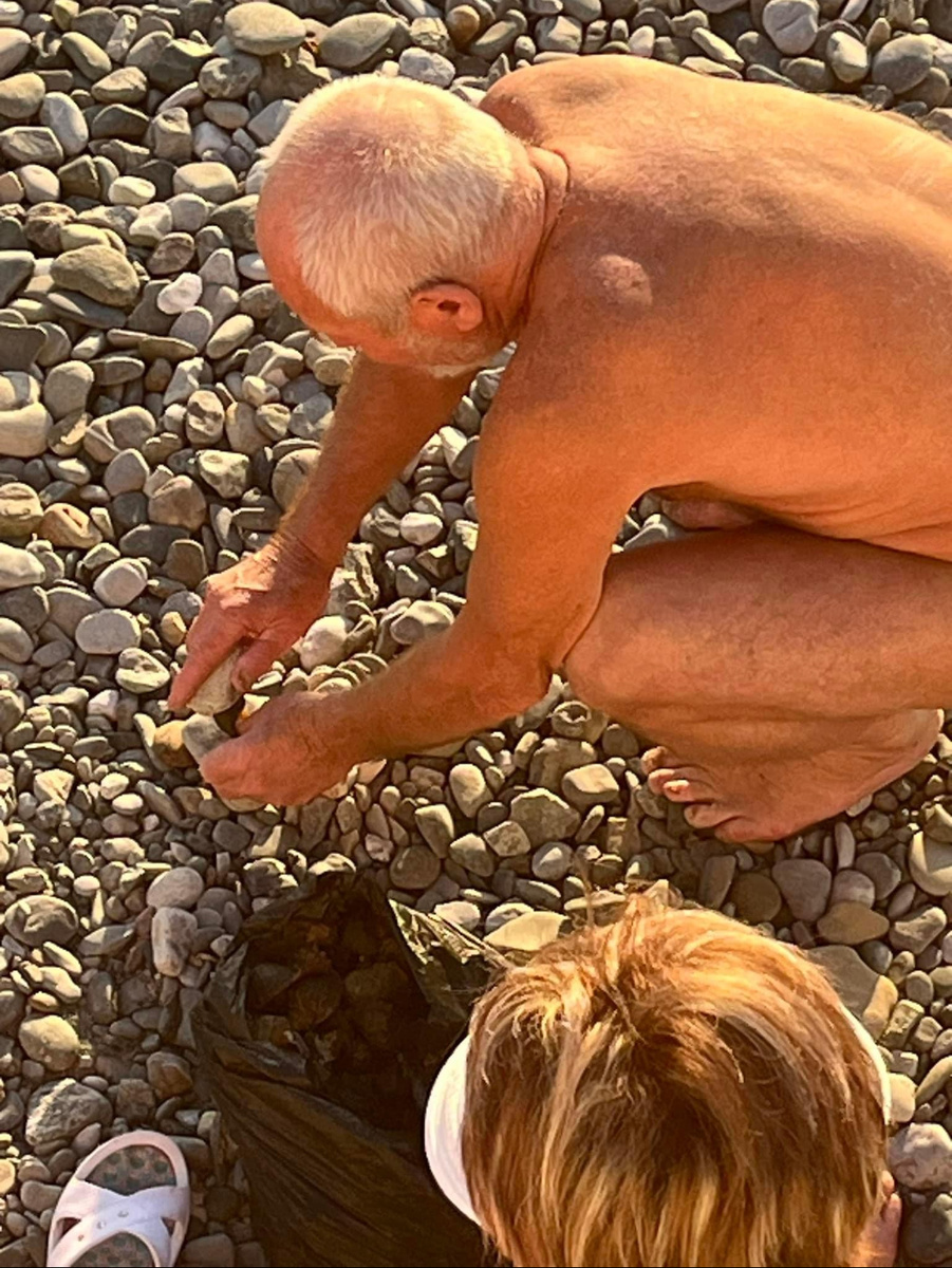 Искусство открывания мидий.