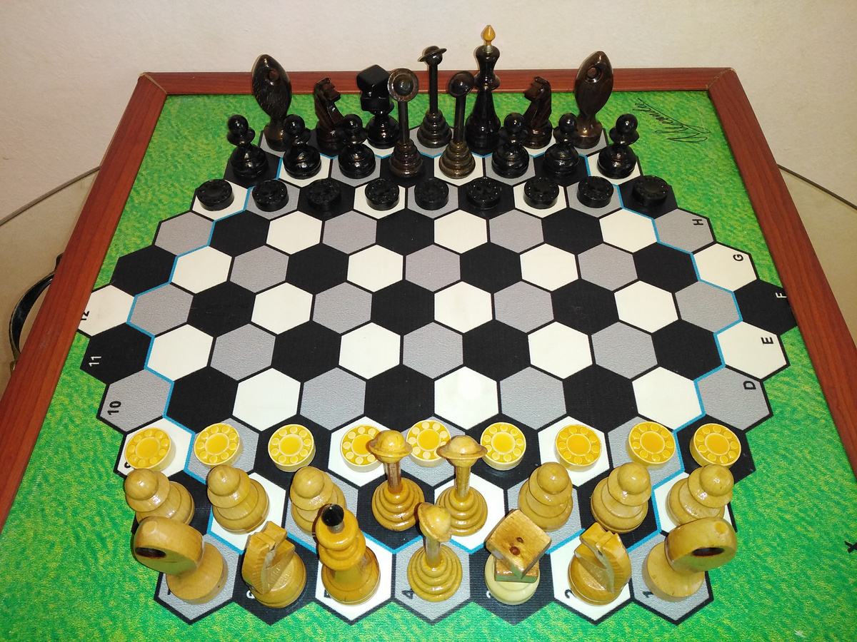 Партия "Деканат" является средненагруженной партией.    Доска 102ГДП.