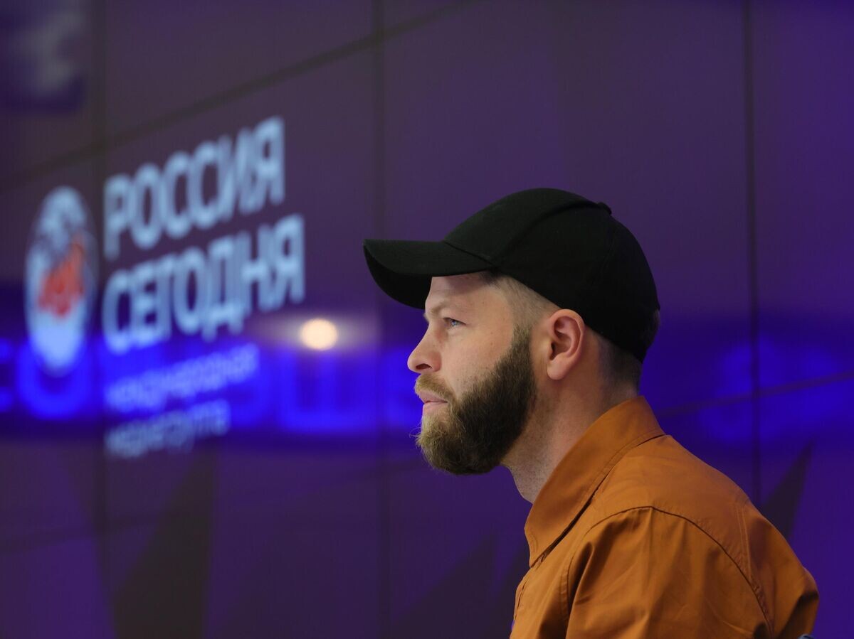    Дэниэл Мартиндейл во время пресс-конференции в Международном мультимедийном пресс-центре медиагруппы "Россия сегодня" в Москве© РИА Новости