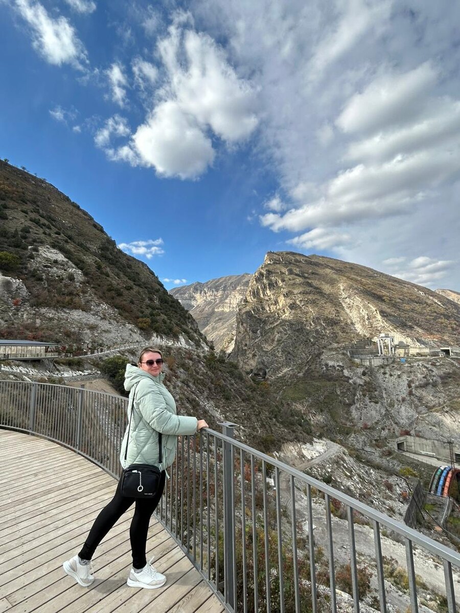 Привет вам из Дагестана, люди. Будьте добрее. Не надо искать грязь там, где ее нет.