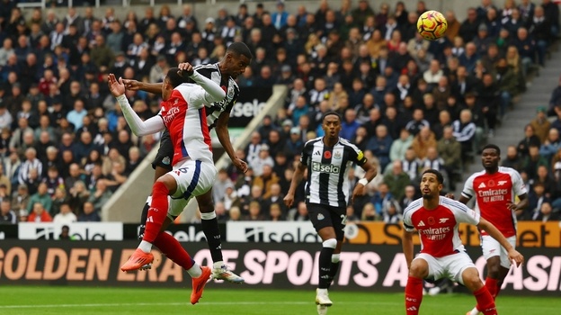 14' Гол Исака