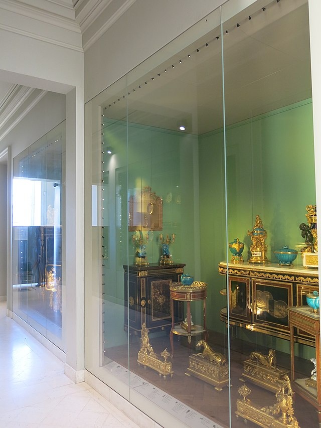 В зале 623 Лувра