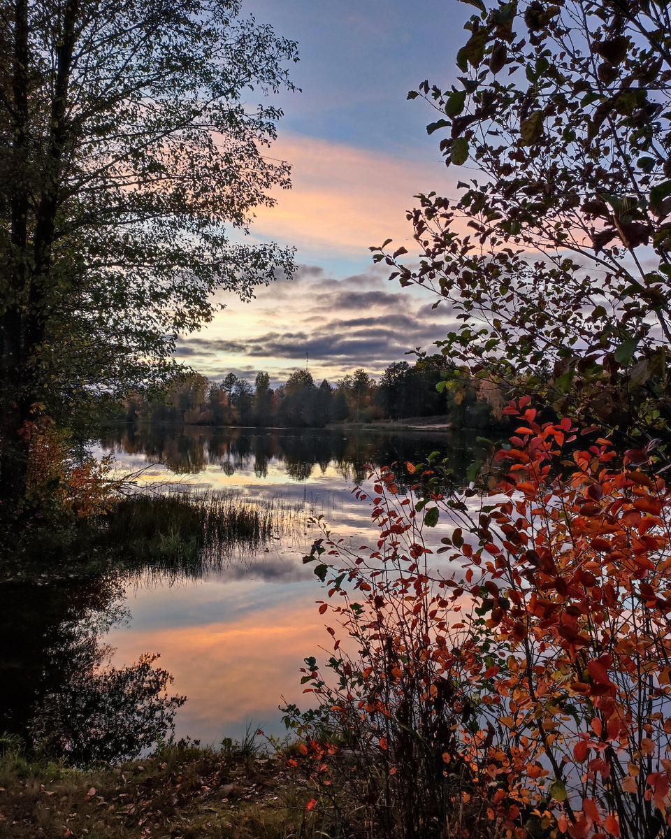 Озеро вечером