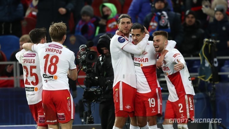    Футболисты «Спартака» празднуют гол Хесуса Медины в ворота ЦСКА (2:0).Федор Успенский