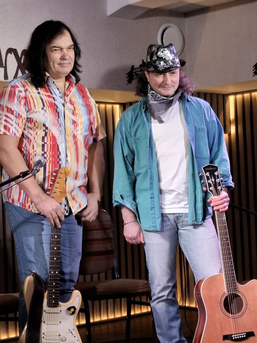 Андрей Булгаков ( слева).Фото автора.