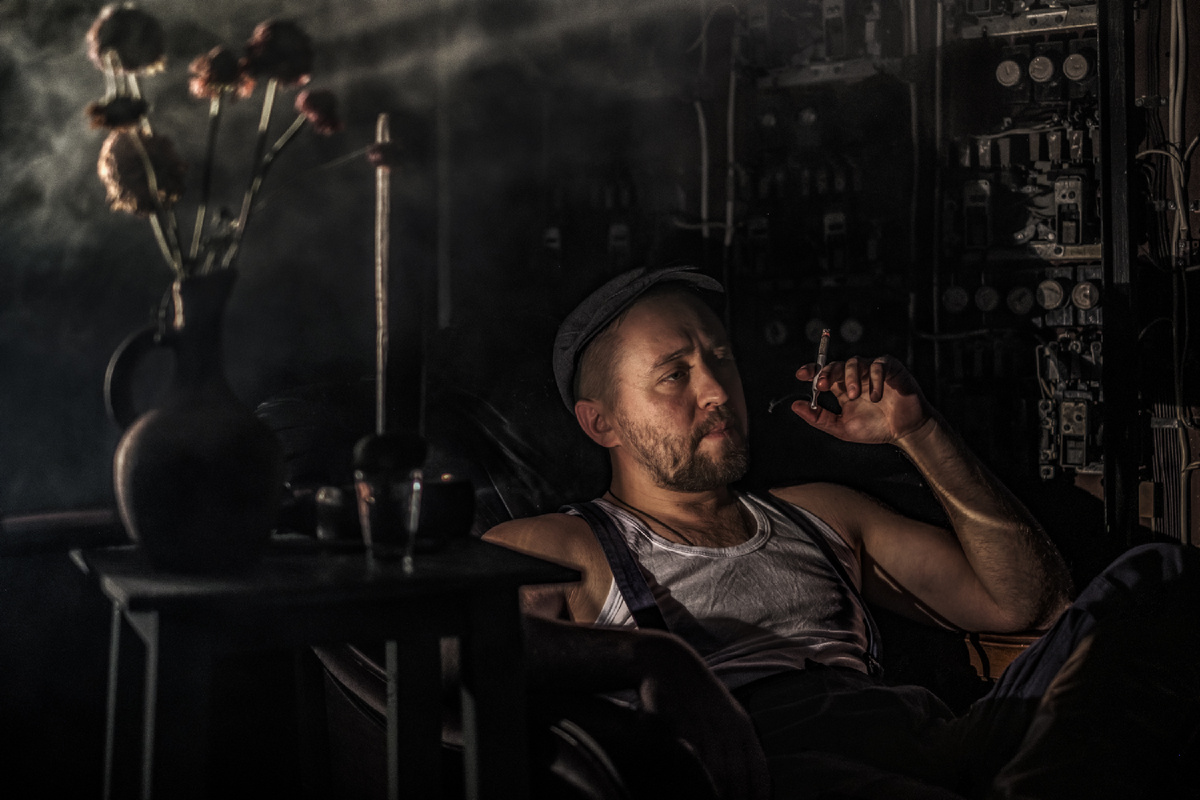 Тракторист второго разряда, ударник социалистического труда Ефим Жданов