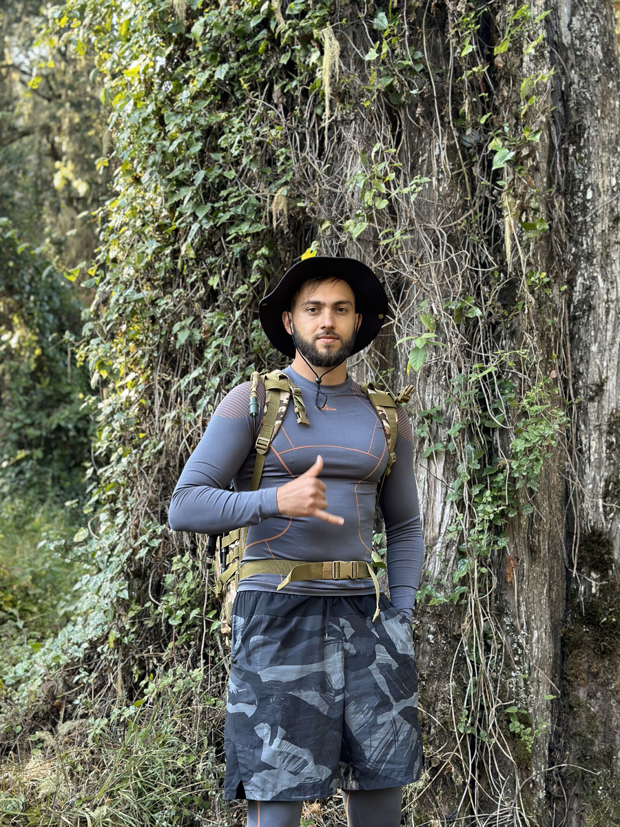 Я в джунглях у подножия Килиманджаро.