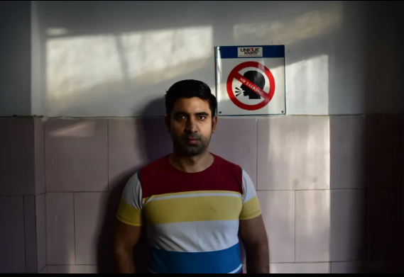 В здании, где идет экзамен, запрещено ГОВОРИТЬ