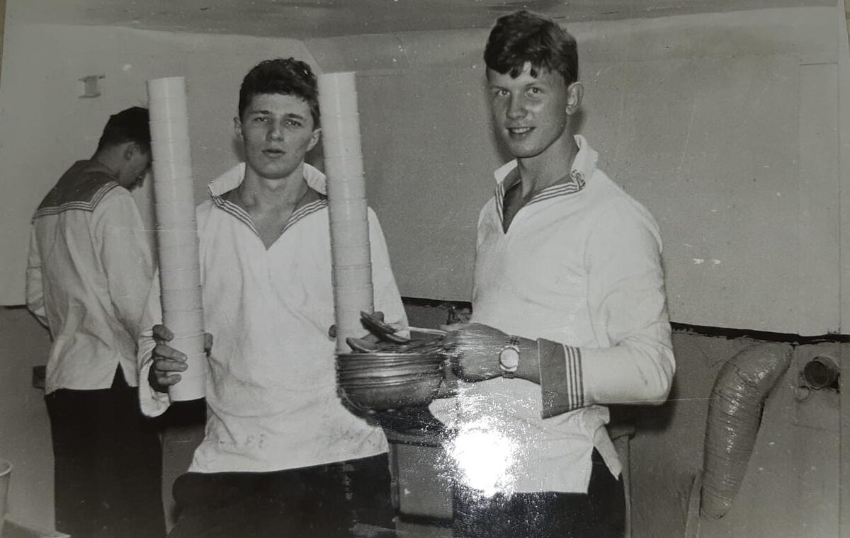 Камбузный наряд, весьма нарядный. Фото из личного архива Э.Тарушки.