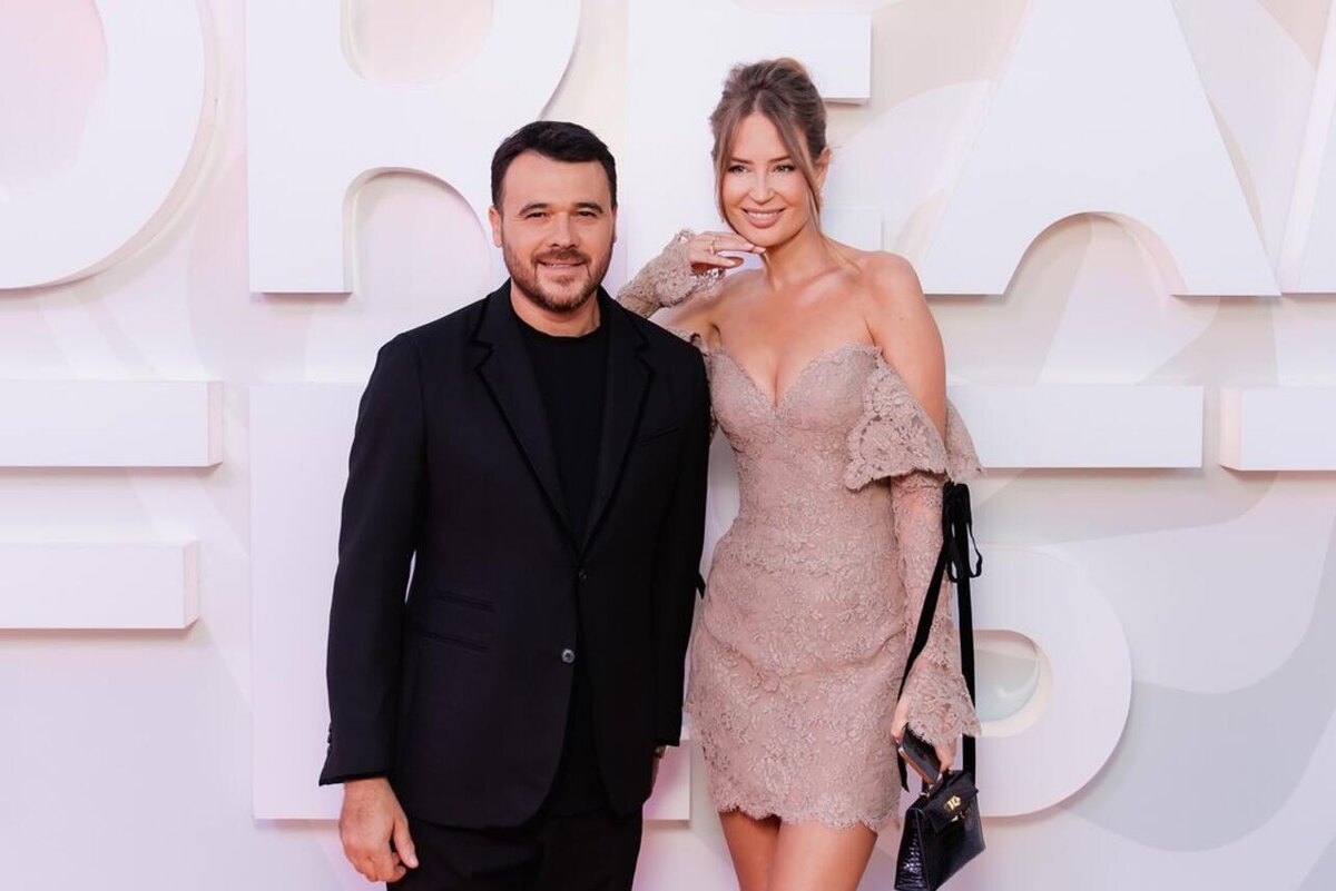    Эмин Агаларов с женой Аленой Социальные сети