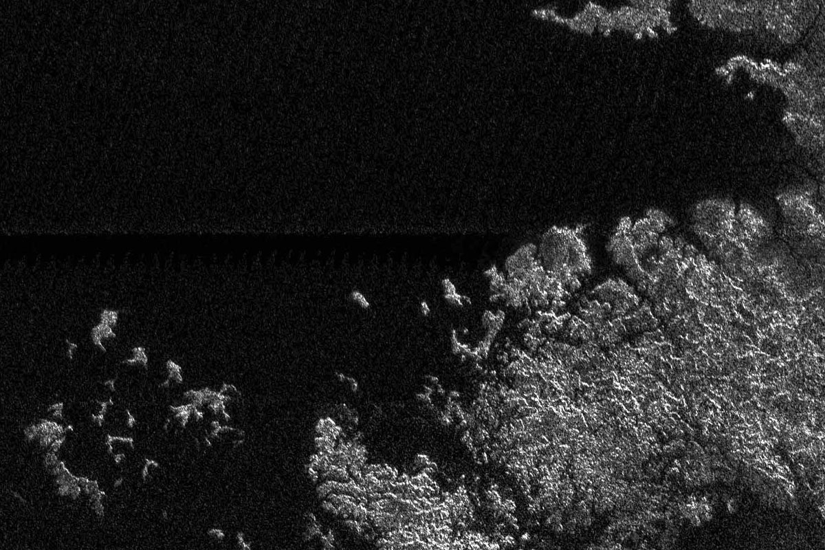 Острова в восточной части моря Кракена, запечатленные "Кассини" 23 мая 2007 года / © NASA/JPL/Space Science Institute