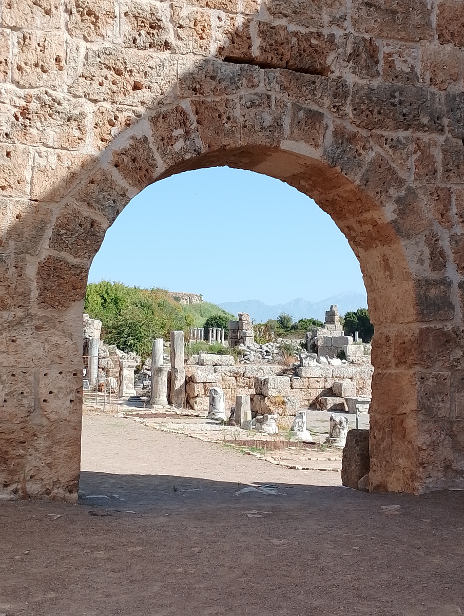 На развалинах Перге