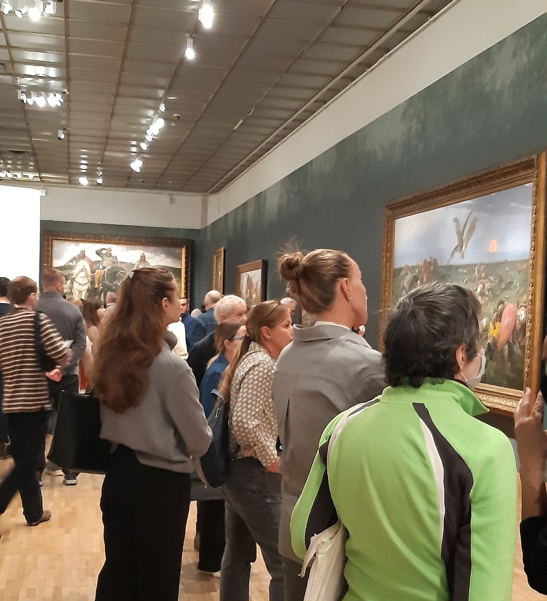 На выставке. Сеанс 10:30.