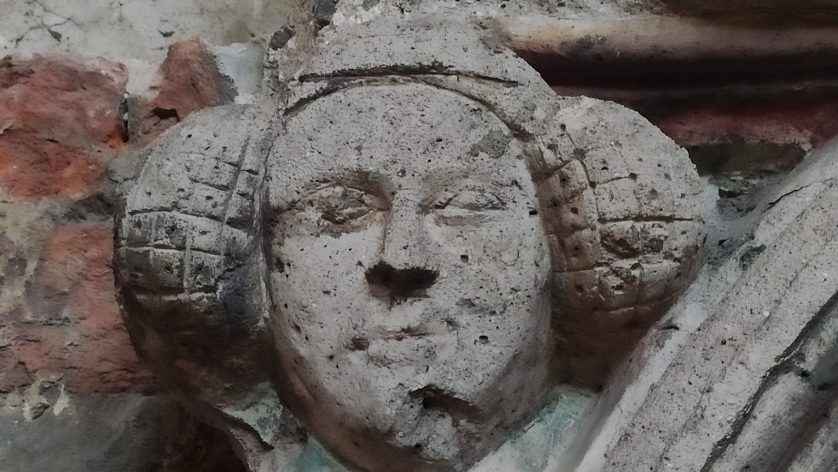 Средневековая красотка