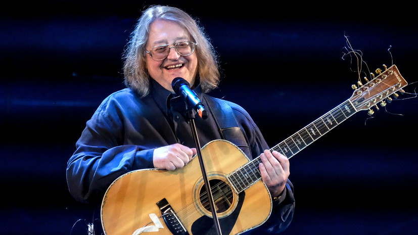     «Трудно переоценить вклад этого артиста в отечественную культуру, его неповторимый, сильный, ни на чей не похожий голос, которому было подвластно всё: рок, популярные песни, оперное искусство», — говорила про Градского певица Лариса Долина  Евгений Новоженина/РИА Новости