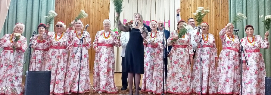    Руководитель несвижского ансамбля "Рябинушка" родом с Копыльщины