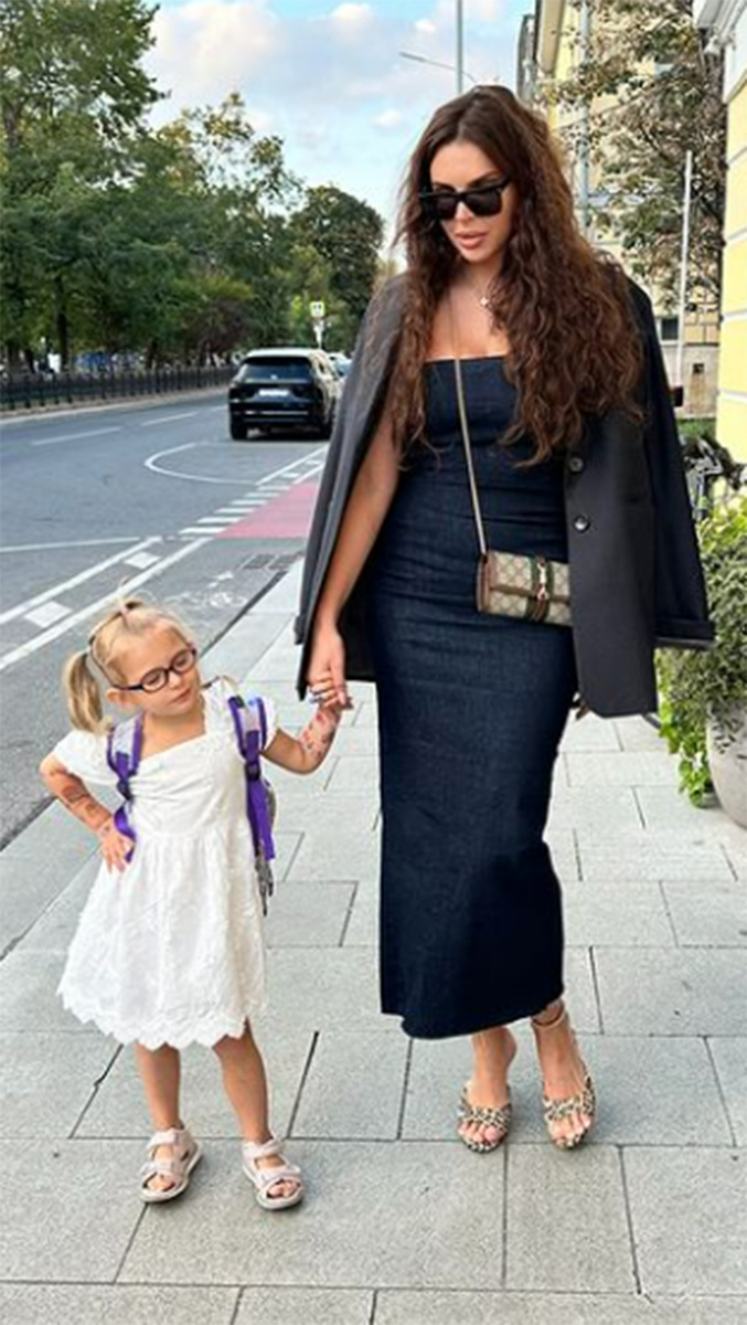 Элла Суханова с дочкой Эвелиной. Фото: соцсети Эллы Сухановой