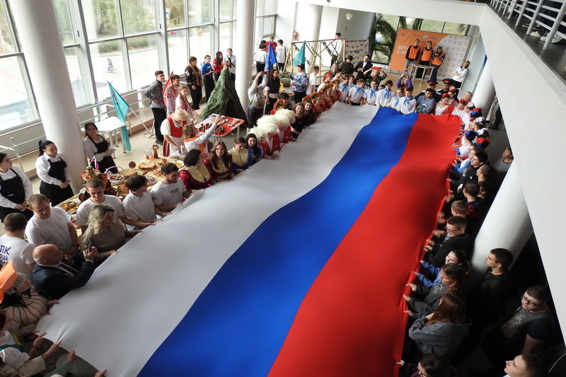    Фестиваль национальных культур в Камышине (фото Центр "Планета молодых")