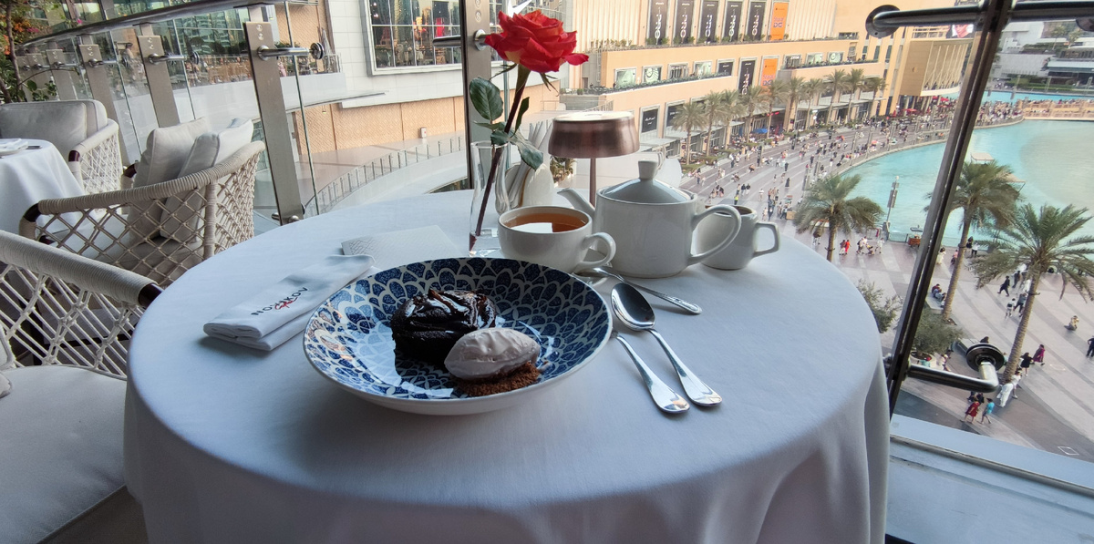 Вид на столик в ресторане