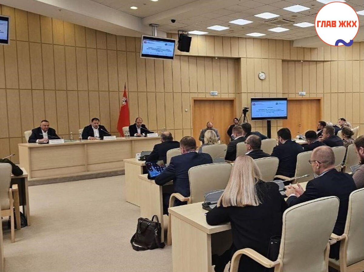 МинЖКХ Подмосковья планирует увеличить зарплаты сотрудников аварийных служб 