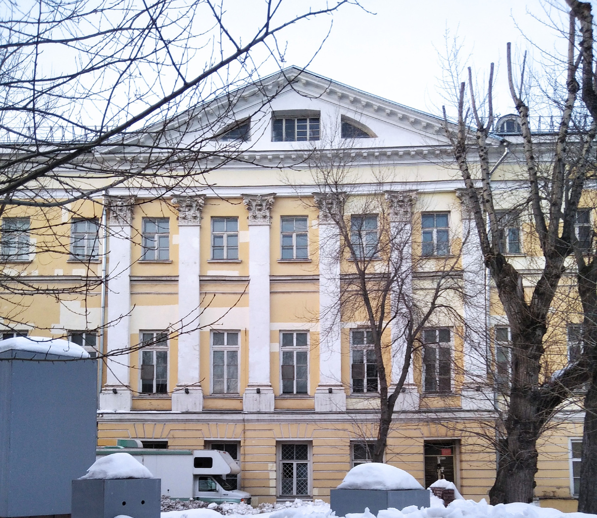 Здание самого музея – дом А.Ф. Талызина на Воздвиженке в Москве (объект культурного наследия); первой на этом месте находилась усадьба Милославского И.М., затем хозяева и перестройка менялись, а после Великой Отечественной войны здание было передано музею