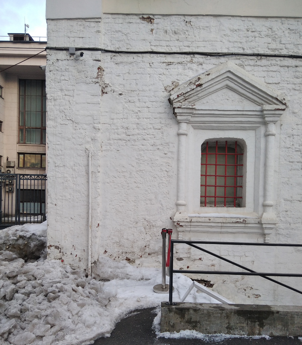 Начало дома садовника