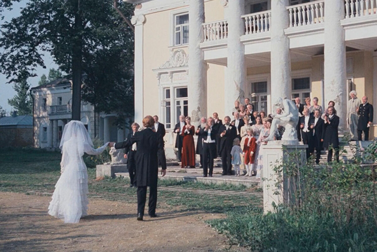    Усадьба Валуево в фильме "Мой ласковый и нежный зверь" кадр фильма