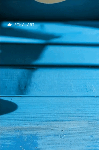 Промпт Inflate it + реверс видео в сервисе InShot