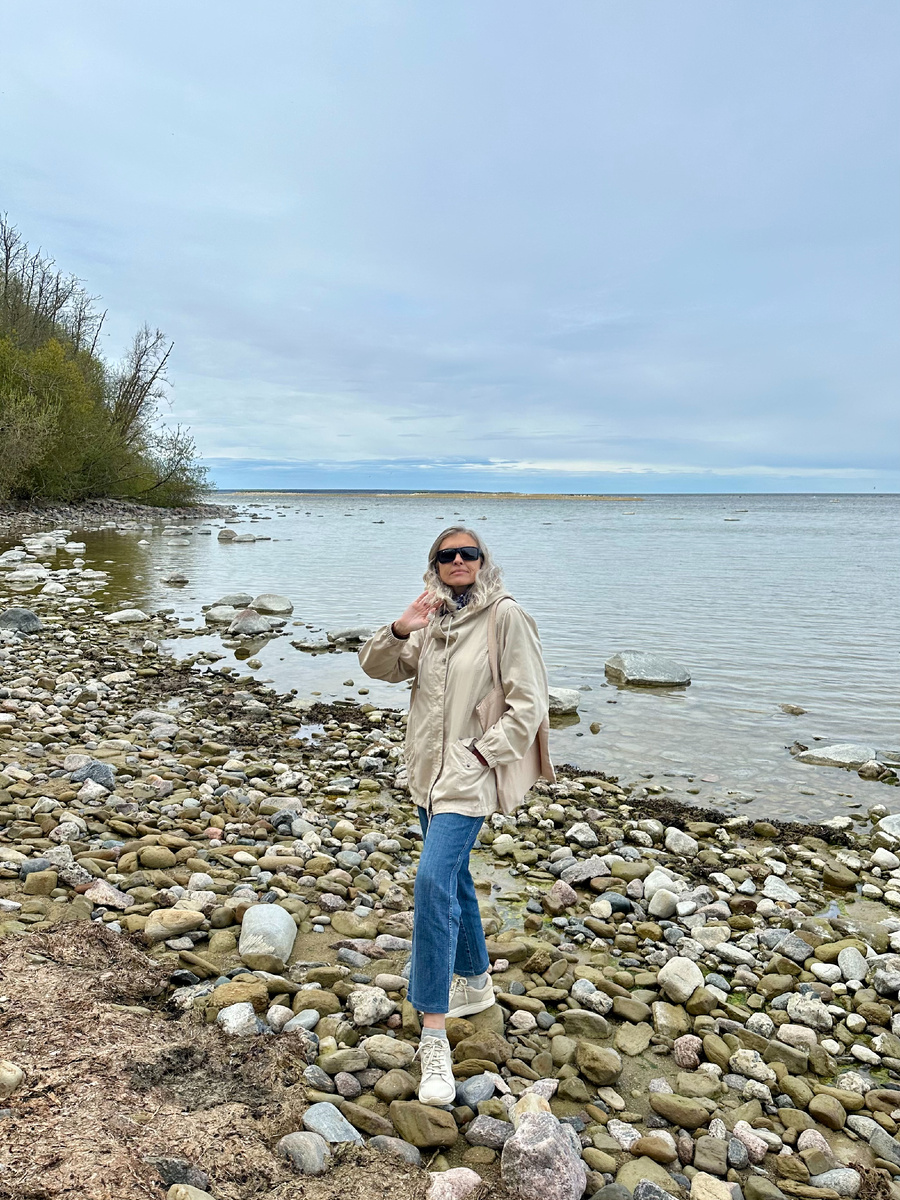 Вероника Маанди, автор статьи и... (см. ниже)