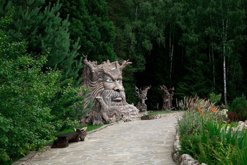 Мир берендеев. Берендеево царство серпуховский. Мир берендеев. Парк берендеево царство сочи. Дом царя берендея переславль-залесский.