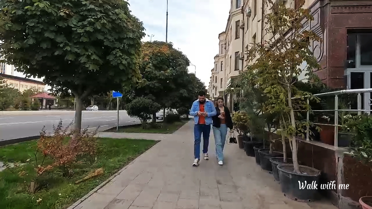 Это скриншот из моего видео на новом канале в ютуб. Самарканд. 