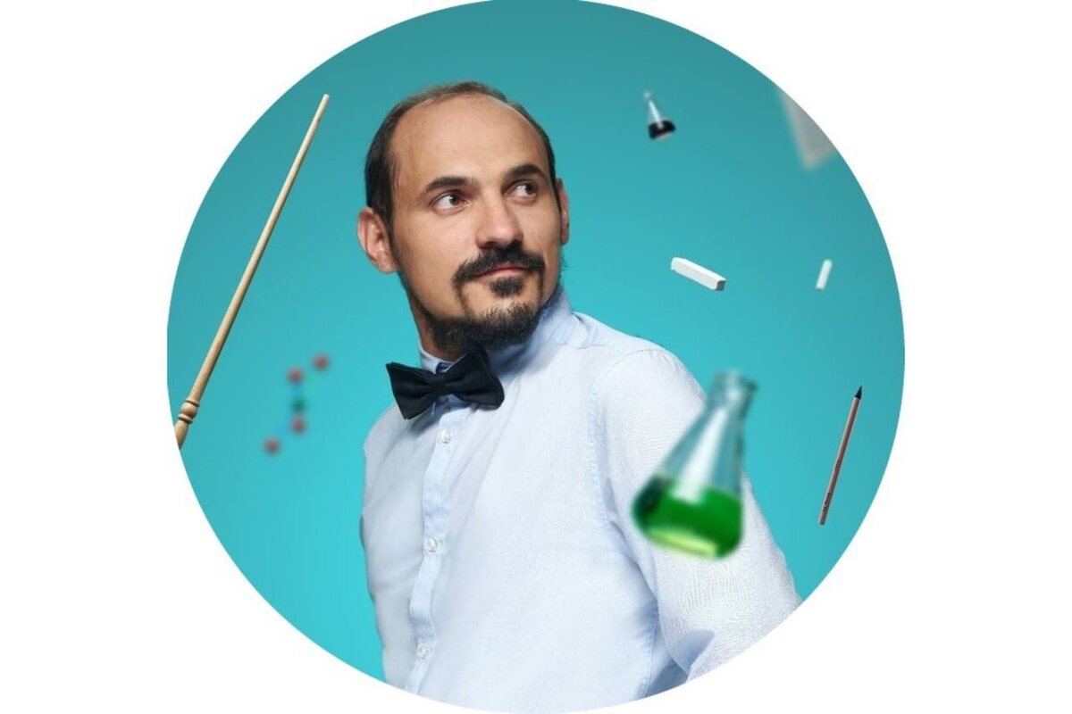    Педагог из Оренбурга Дмитрий Кузякин может отправиться на атомном ледоколе к Северному Полюсу